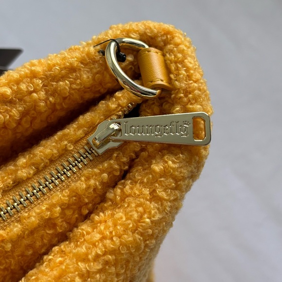 Loungefly Disney Winnie the Pooh Sherpa Zip Tote Bag With Coin Purse NWT - Picture 9 of 16